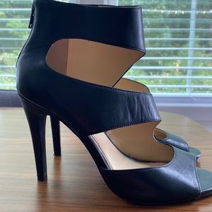 Jessica Simpson Black zip up heels